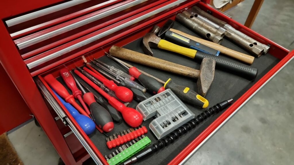 Teil der Werkzeuge zur Miete von Autoselbsthilfe Lüneburg